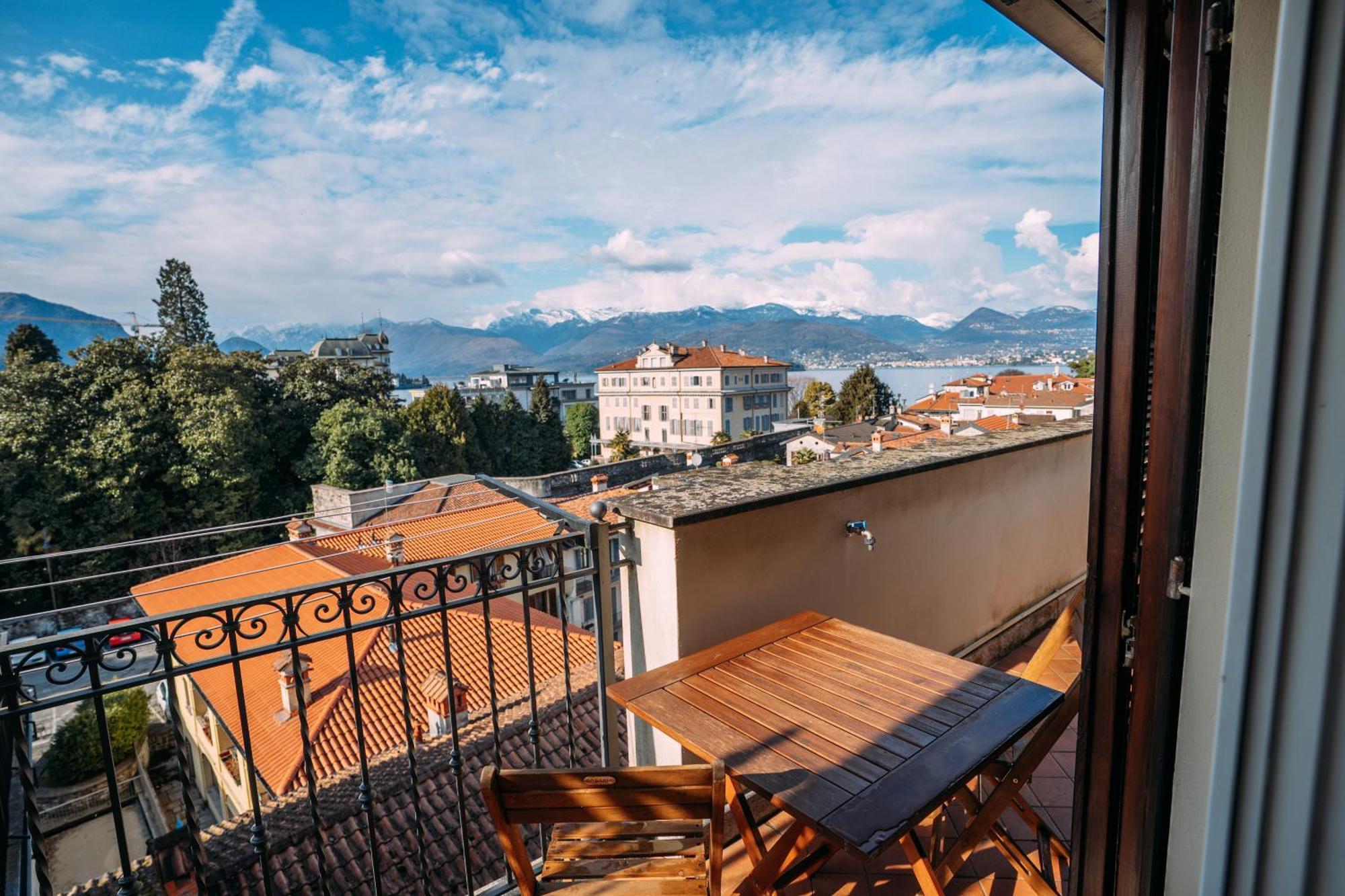 Suite Romantic Vista Lago Stresa Ngoại thất bức ảnh