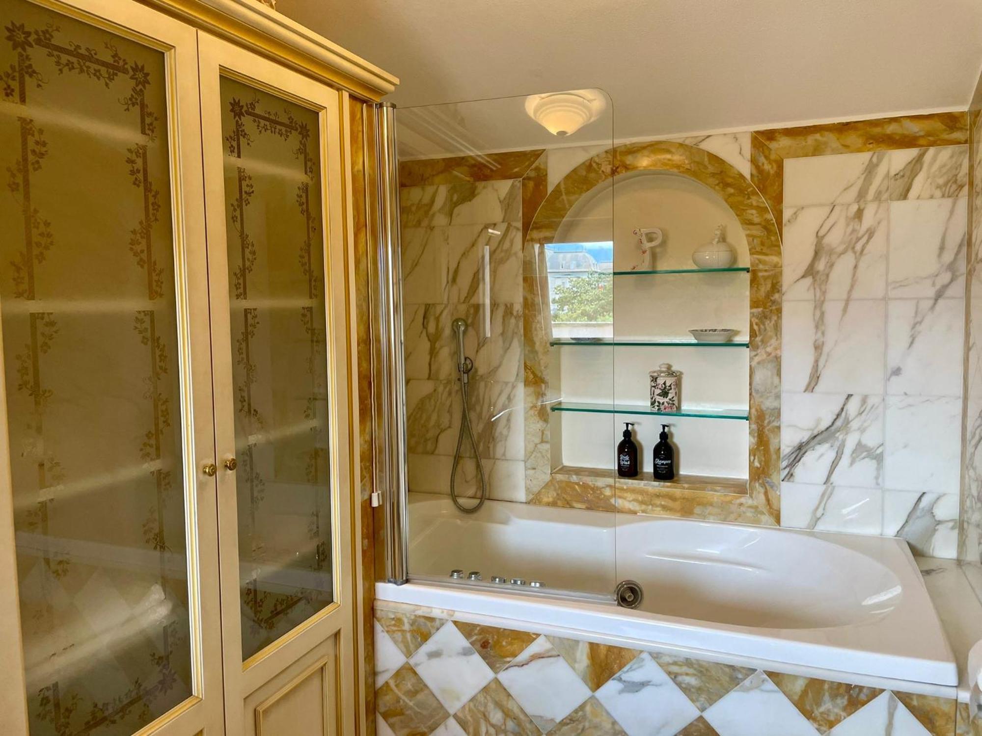 Suite Romantic Vista Lago Stresa Ngoại thất bức ảnh